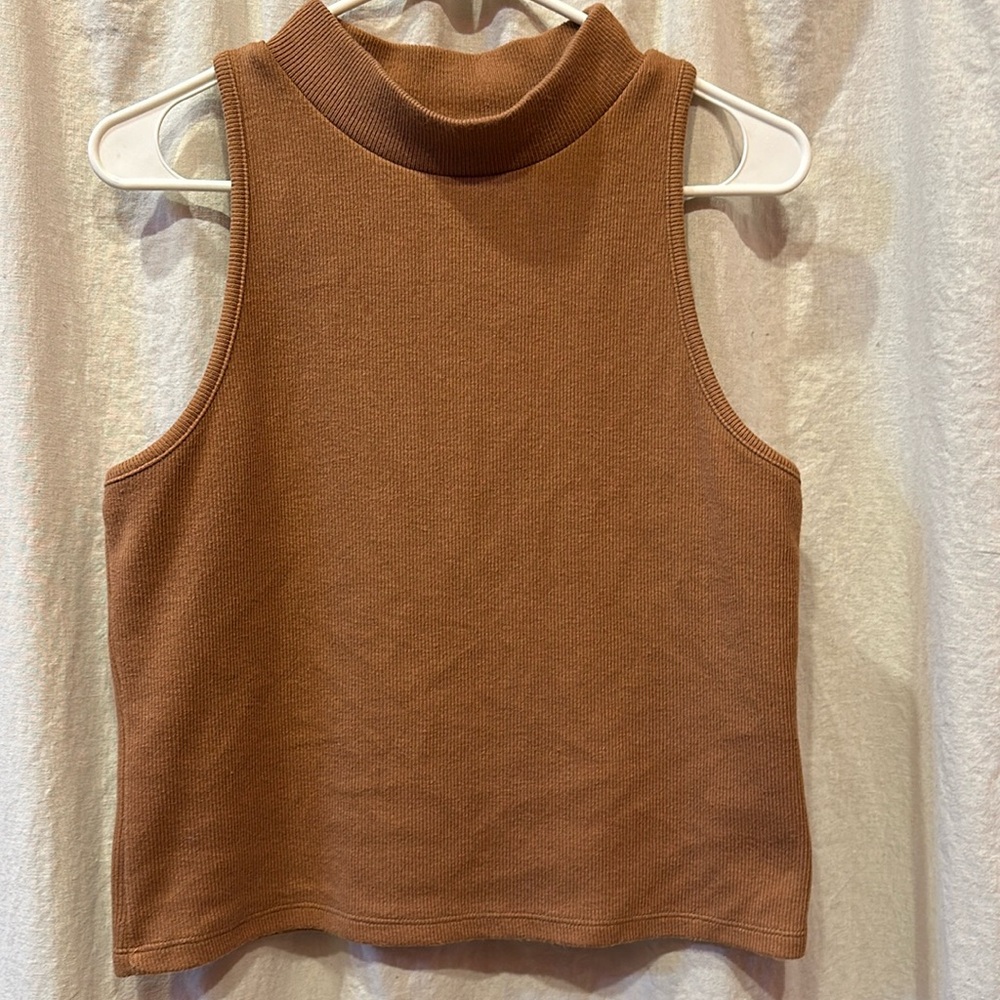 ⚜️ a new day ribbed cropped top sz L